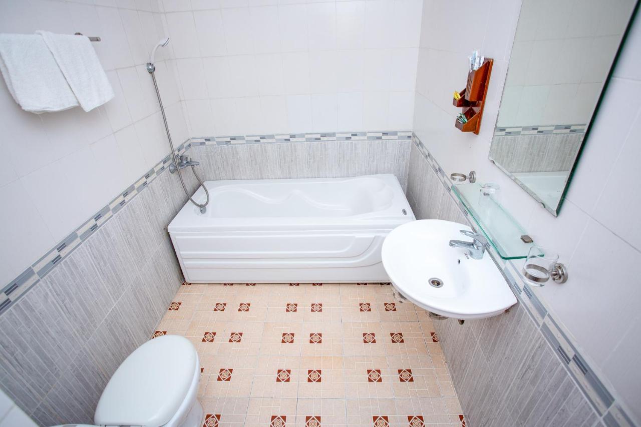 Kim Thuy Ngan Ha Hotel Can Tho Bagian luar foto
