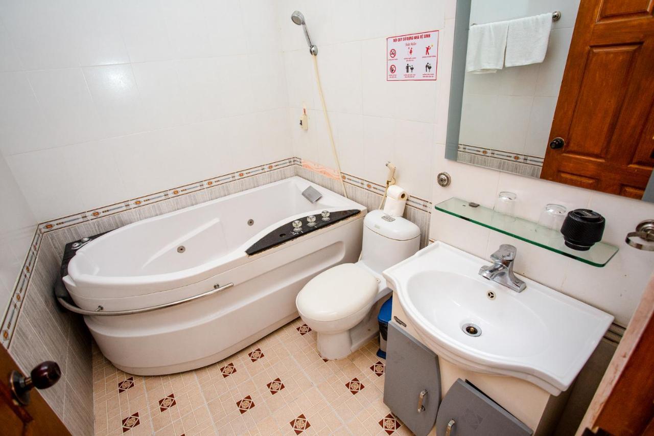 Kim Thuy Ngan Ha Hotel Can Tho Bagian luar foto